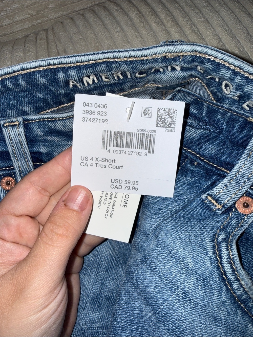 AE Ripped Mom Jean - Picture 6 of 6